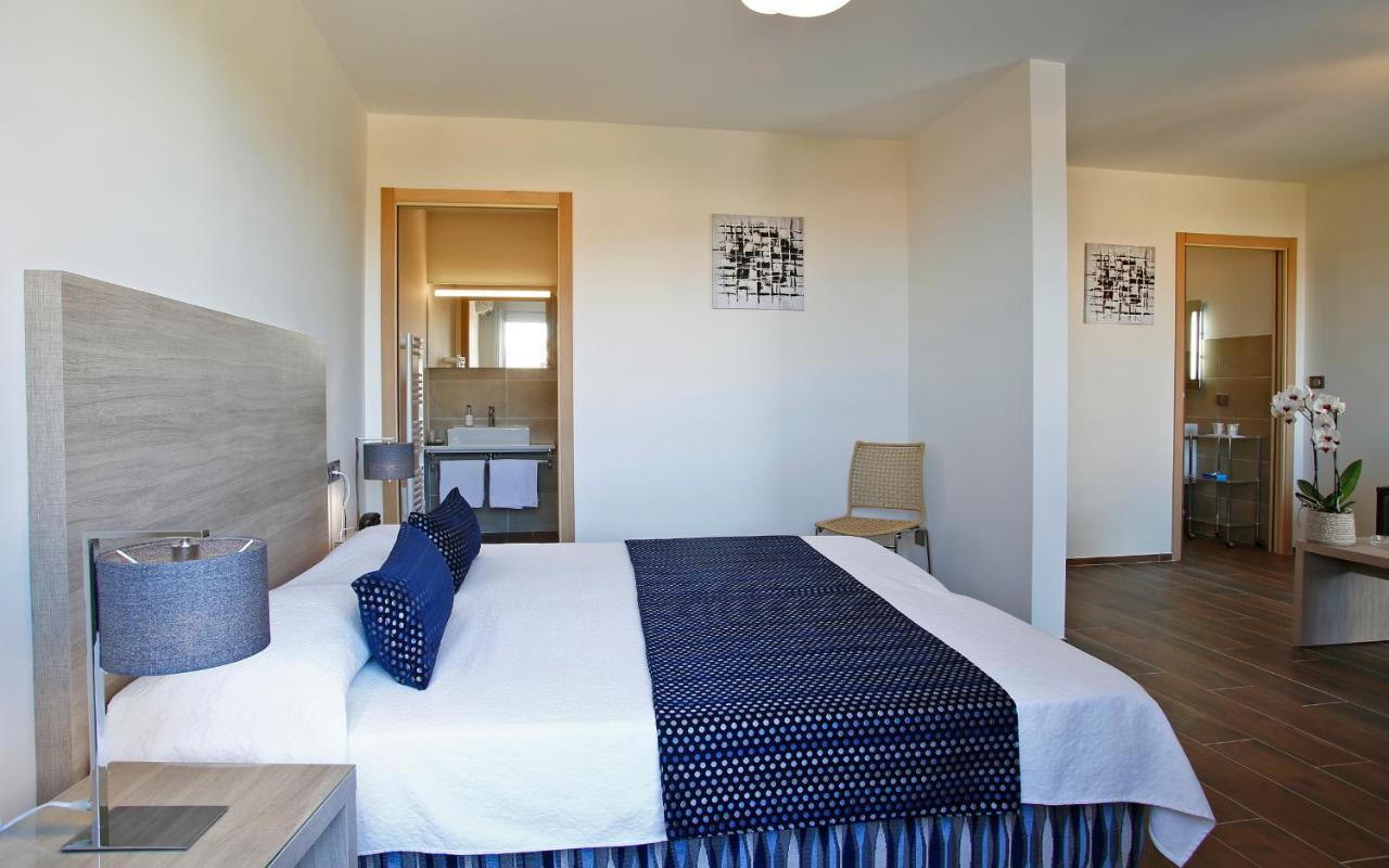 Hotel Funtana Marina LʼÎle-Rousse Екстериор снимка