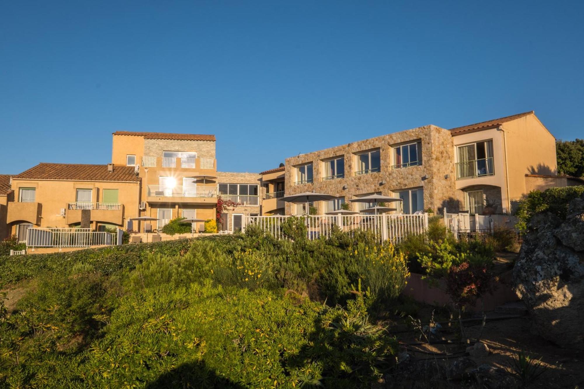 Hotel Funtana Marina LʼÎle-Rousse Екстериор снимка