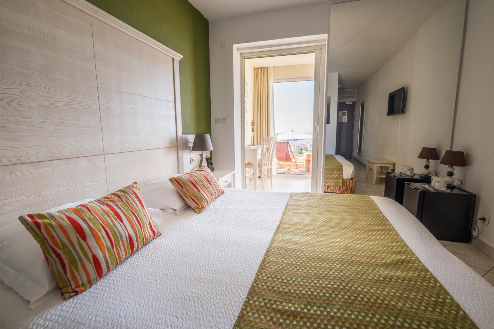 Hotel Funtana Marina LʼÎle-Rousse Екстериор снимка