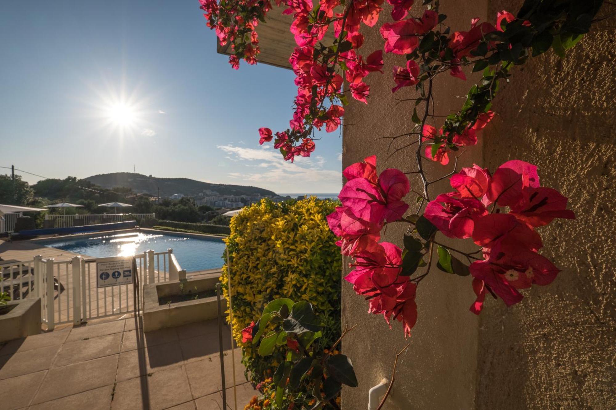 Hotel Funtana Marina LʼÎle-Rousse Екстериор снимка