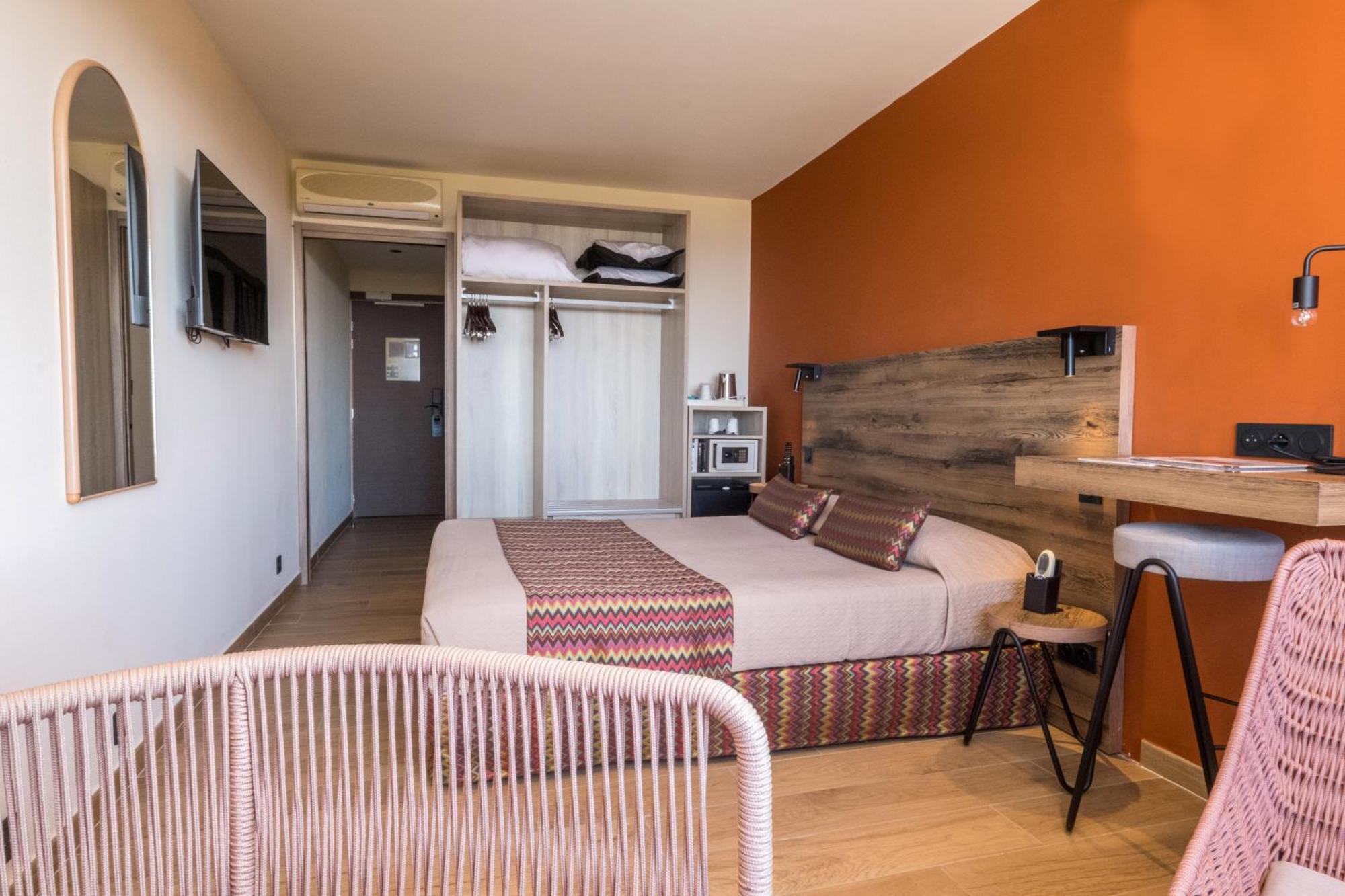 Hotel Funtana Marina LʼÎle-Rousse Екстериор снимка