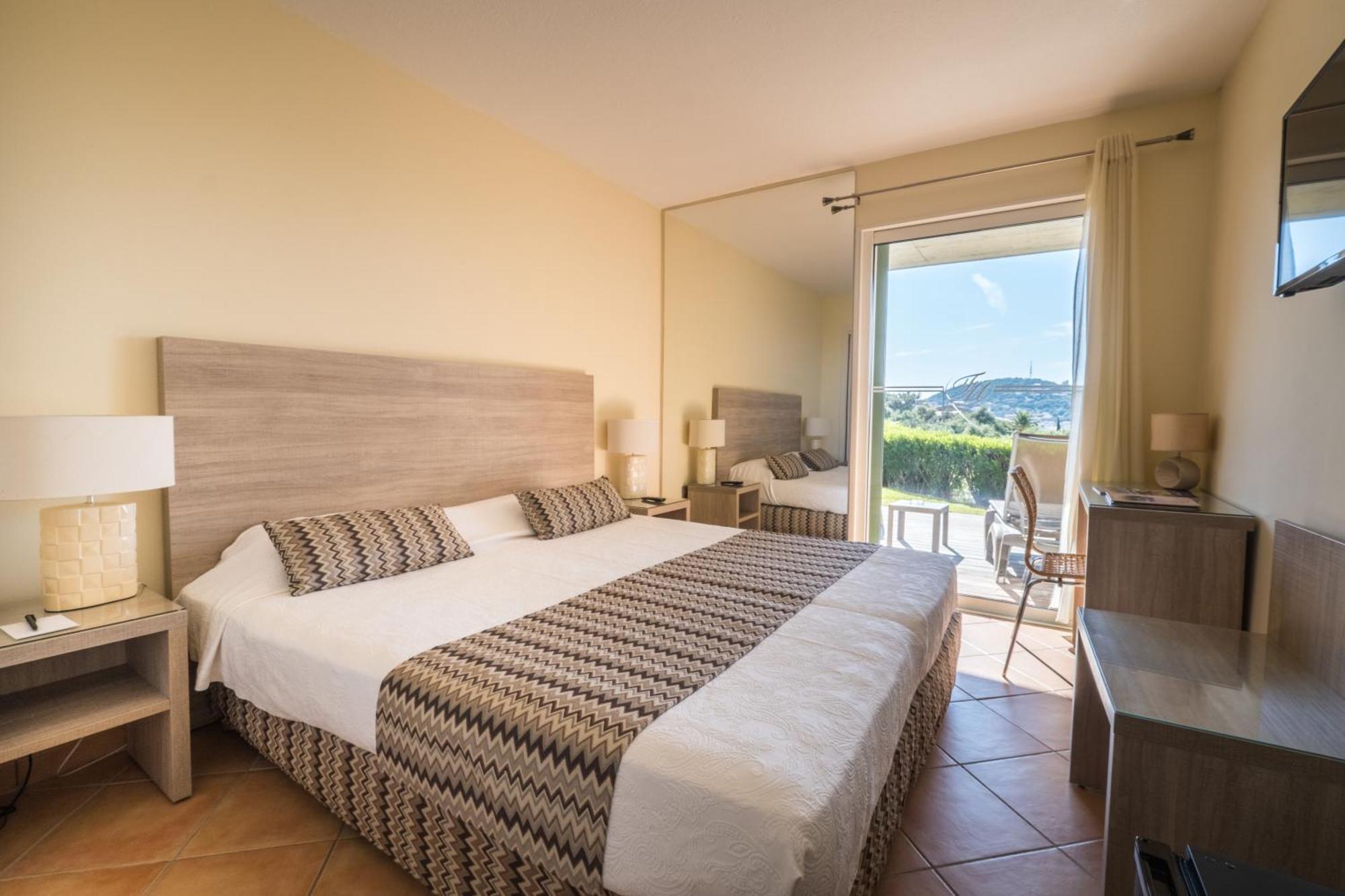 Hotel Funtana Marina LʼÎle-Rousse Екстериор снимка