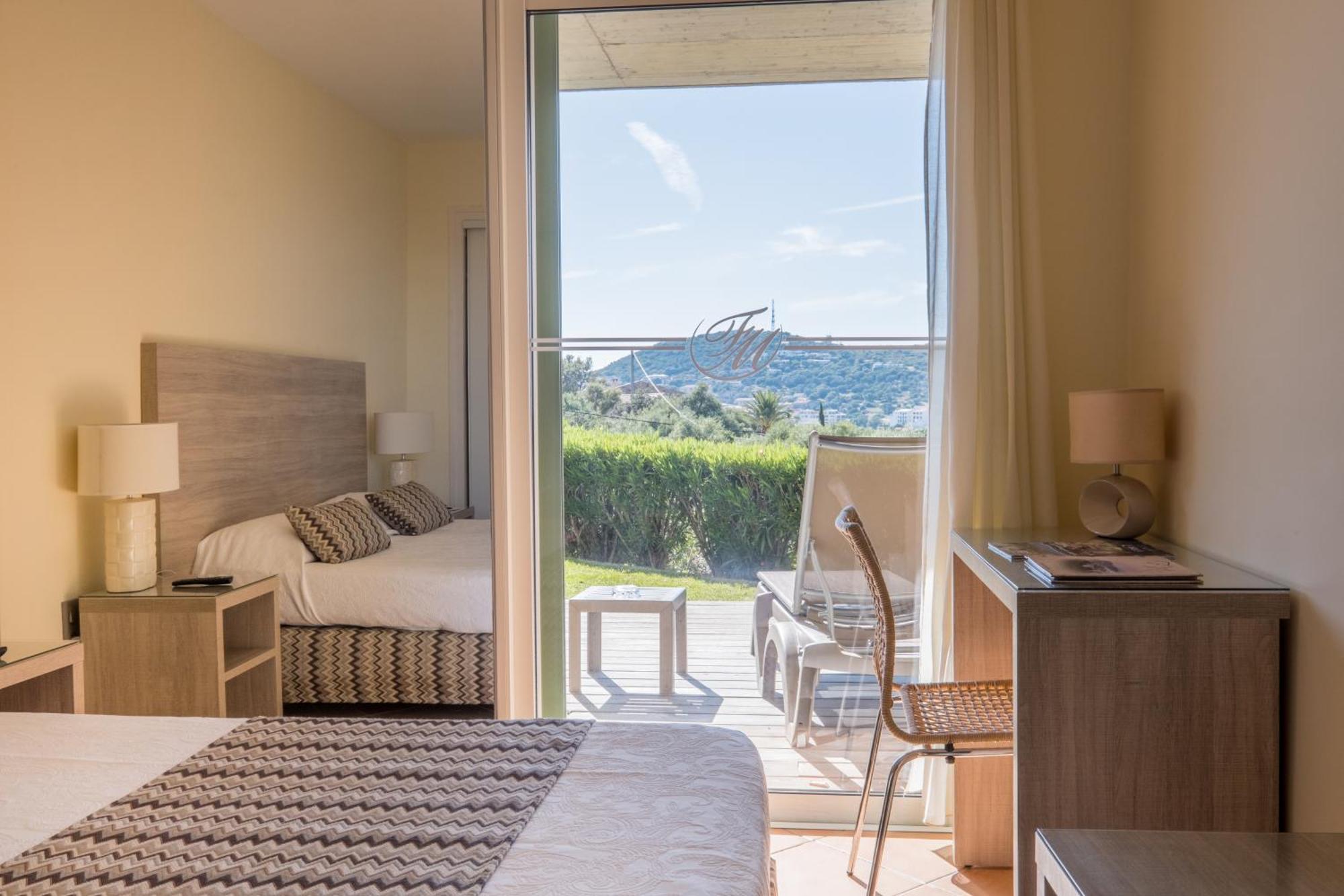Hotel Funtana Marina LʼÎle-Rousse Екстериор снимка